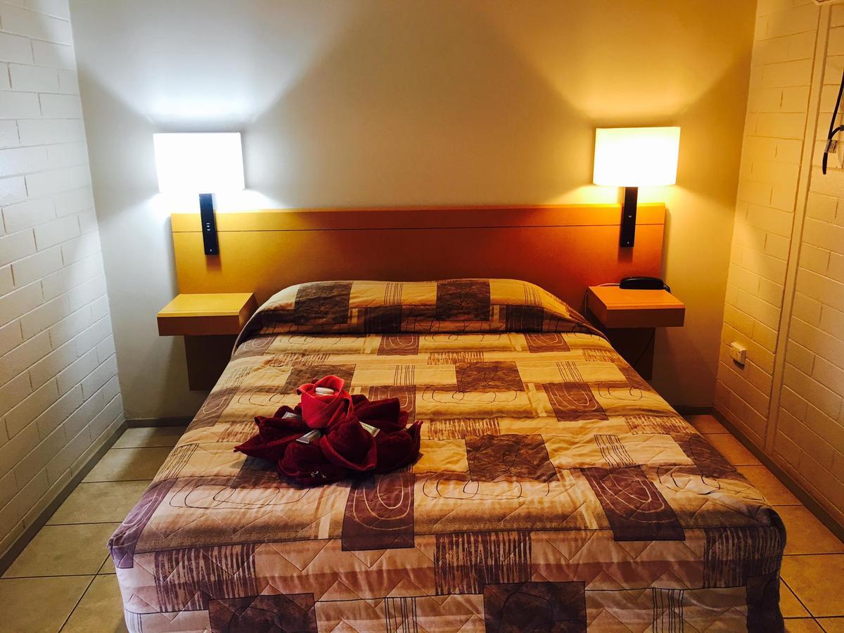 Tom Price Hotel Motel Том Прайс Екстериор снимка