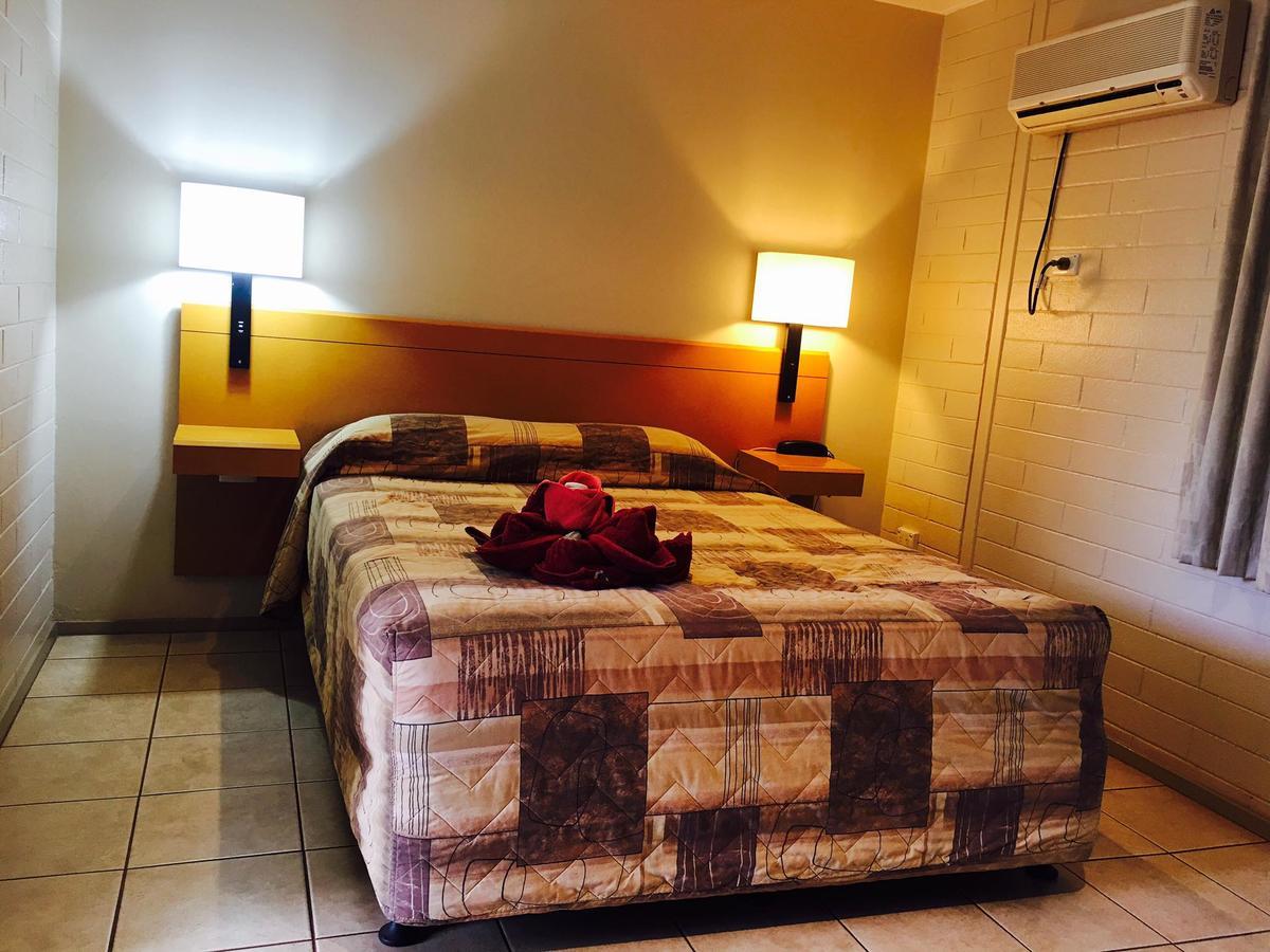 Tom Price Hotel Motel Том Прайс Екстериор снимка